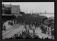 Soldiers leaving for Cuba